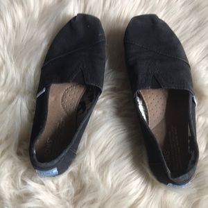 Toms black